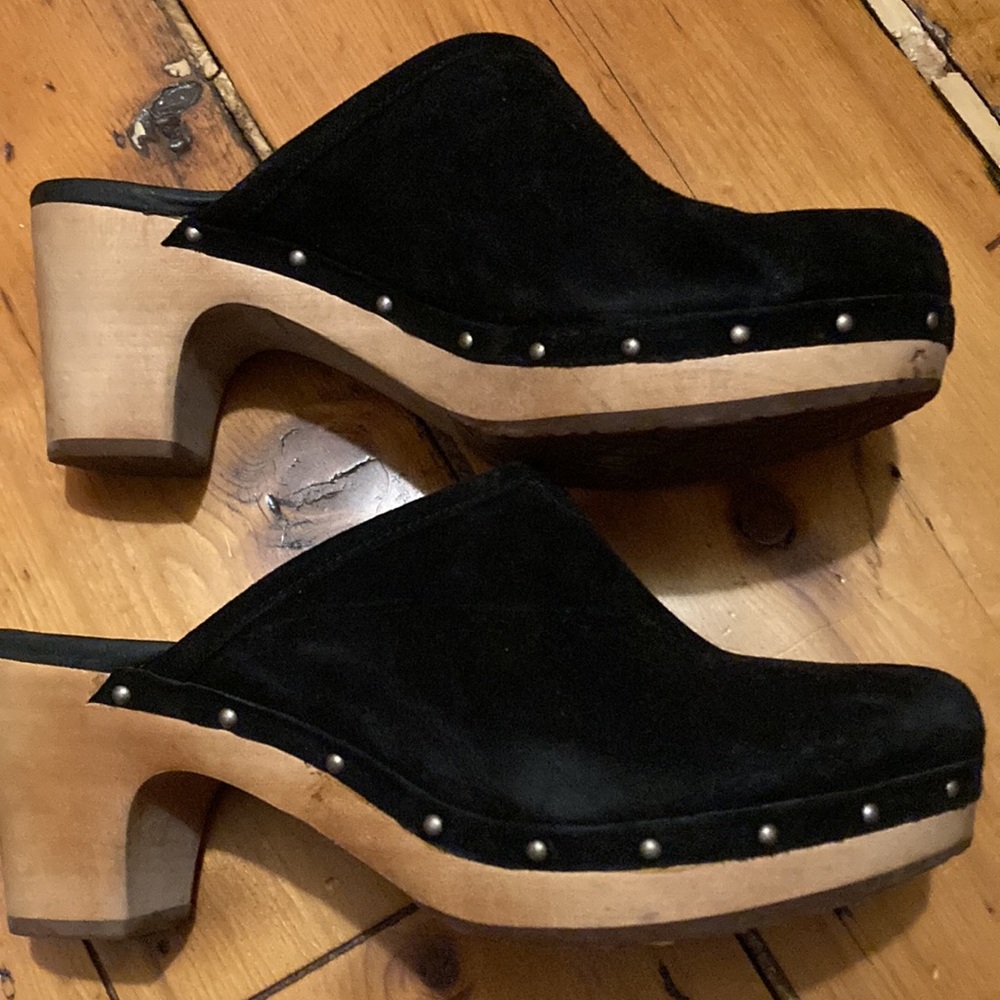 Ugg black clogs like new size 9